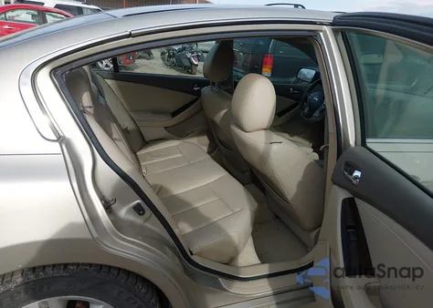 2010 Nissan Altima 2.5 S z USA, uszkodzony, nr VIN 1N4AL2AP8AC144906